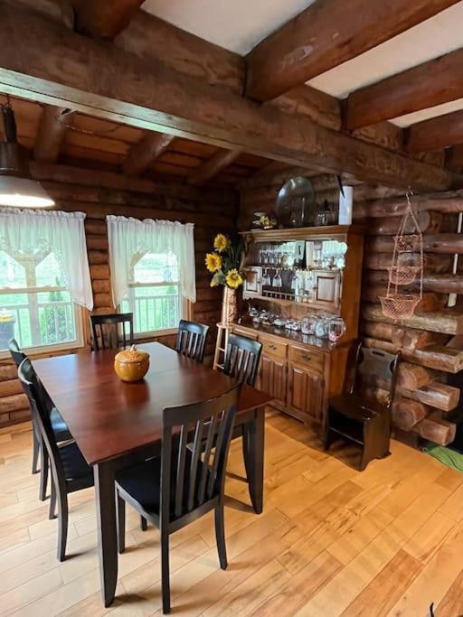 Acorn Resort A Unique Retreat Cabin, 13 Acres Land Bloomington Eksteriør bilde