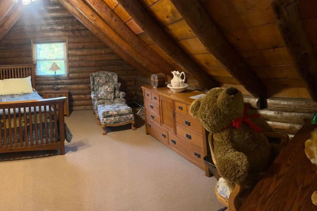 Acorn Resort A Unique Retreat Cabin, 13 Acres Land Bloomington Eksteriør bilde